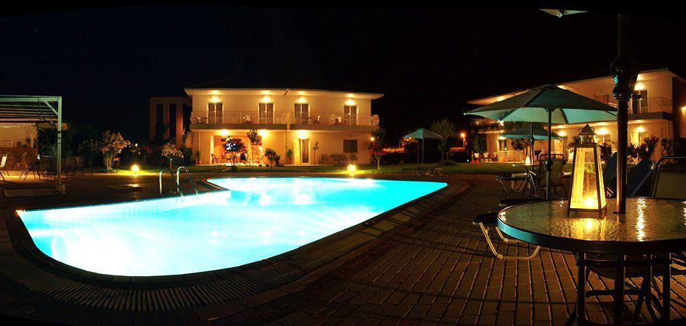 Dafnes Rooms Fourka Exterior photo