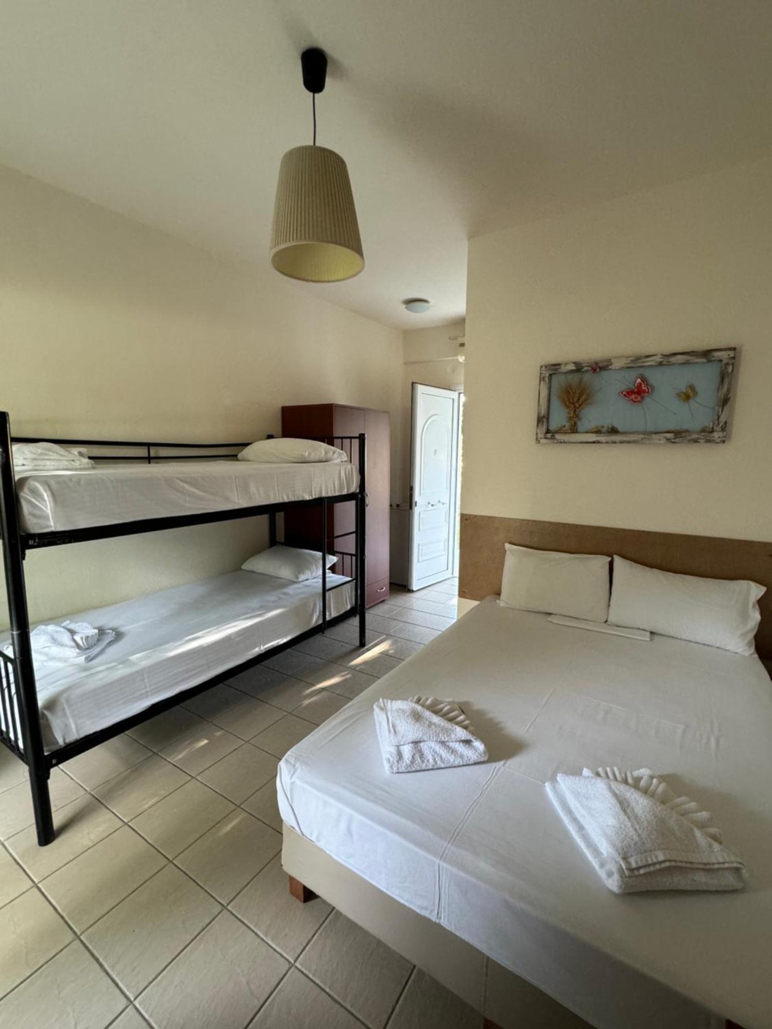 Dafnes Rooms Fourka Exterior photo