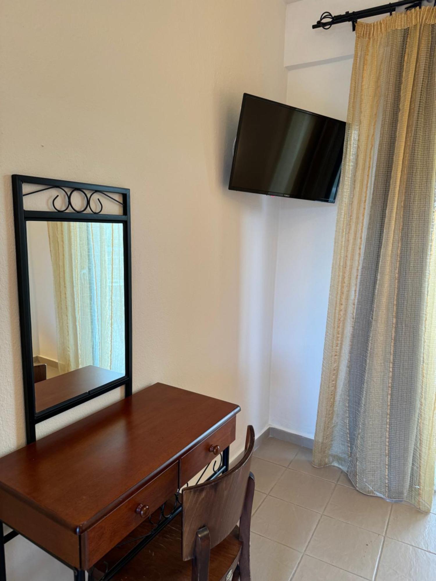 Dafnes Rooms Fourka Exterior photo