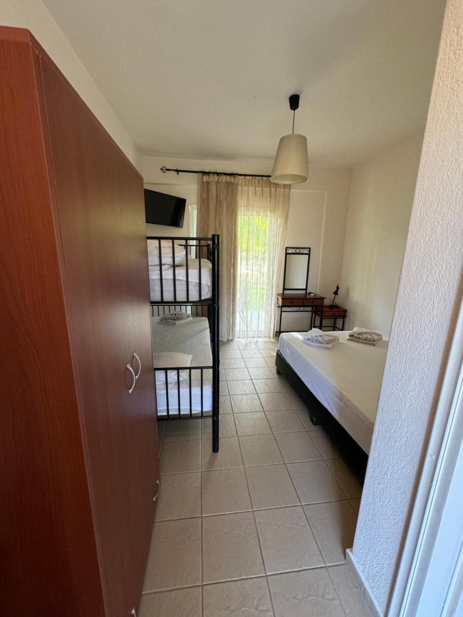 Dafnes Rooms Fourka Exterior photo