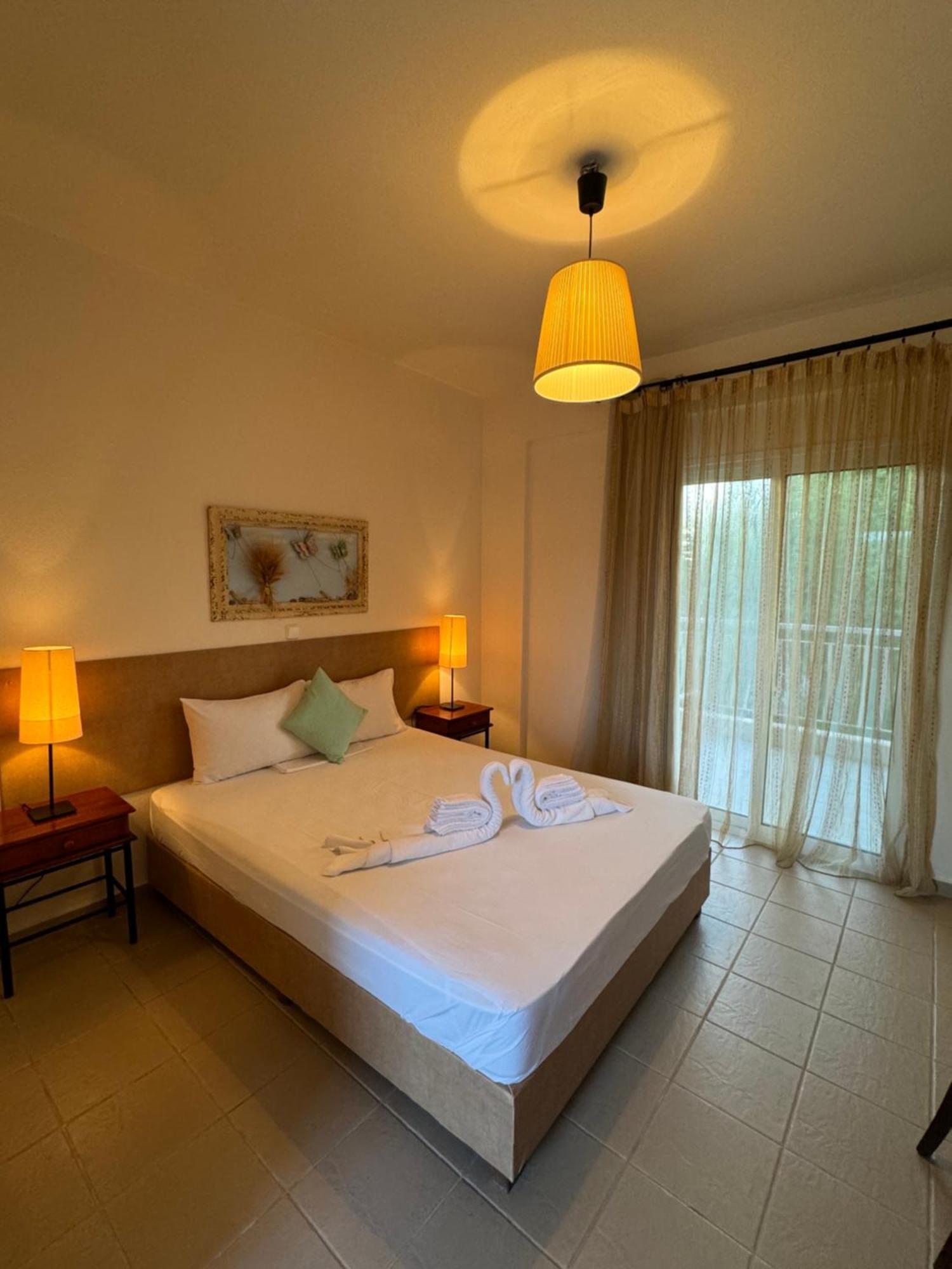 Dafnes Rooms Fourka Exterior photo