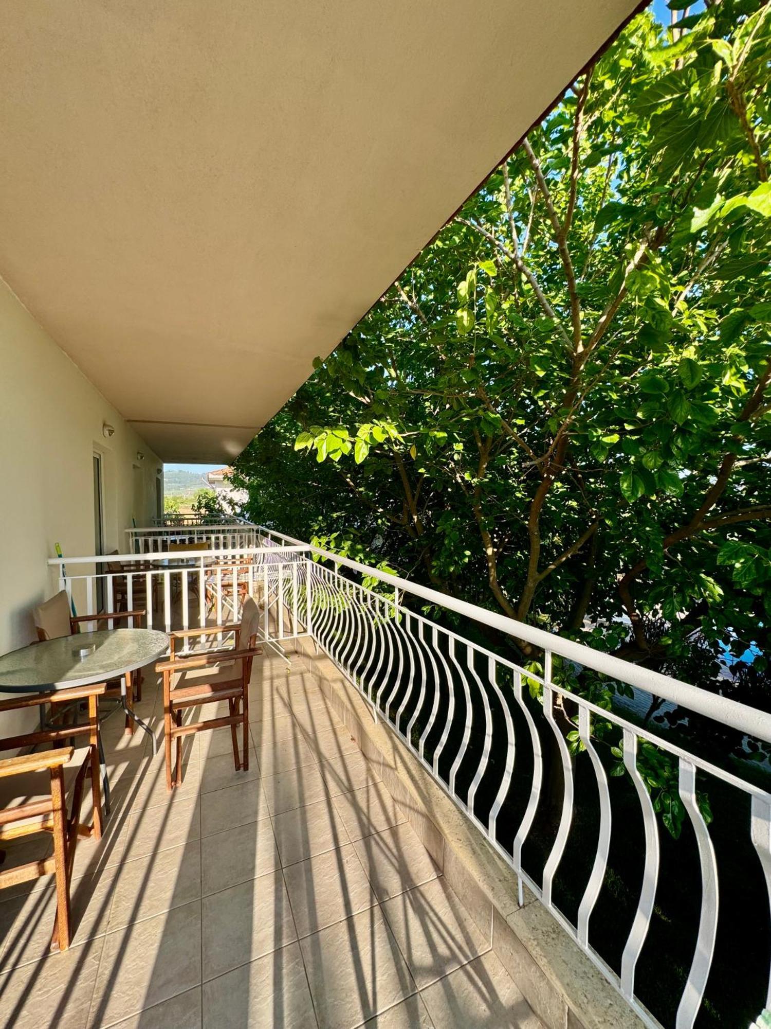 Dafnes Rooms Fourka Exterior photo