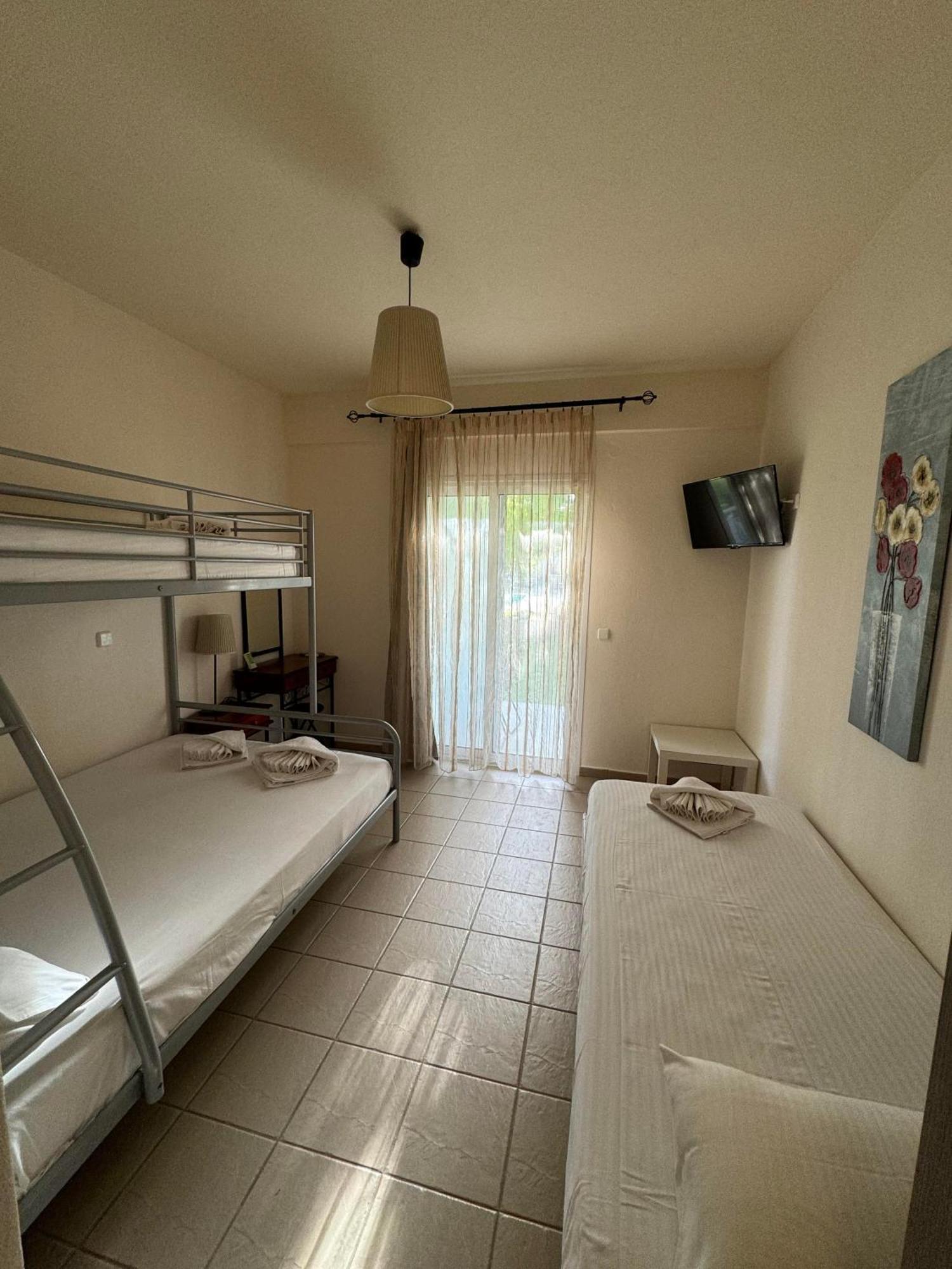 Dafnes Rooms Fourka Exterior photo