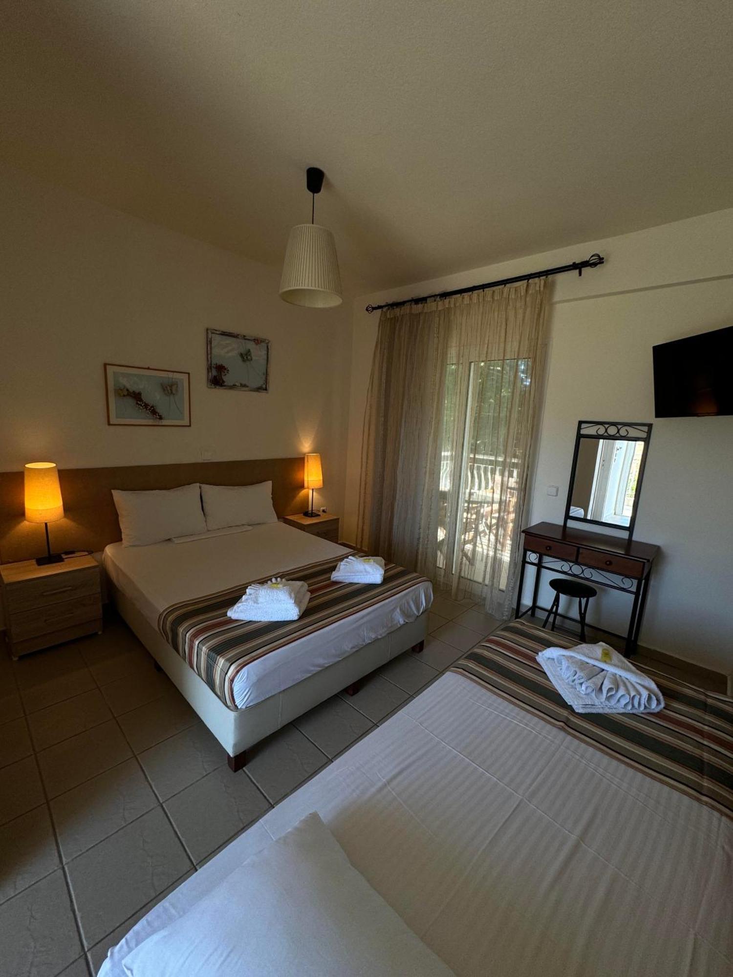 Dafnes Rooms Fourka Room photo