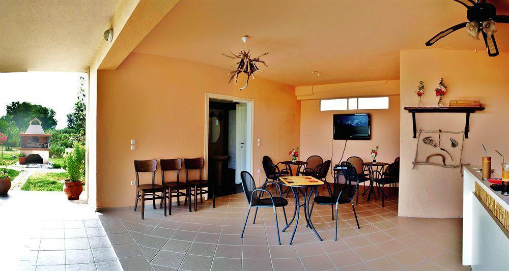 Dafnes Rooms Fourka Exterior photo